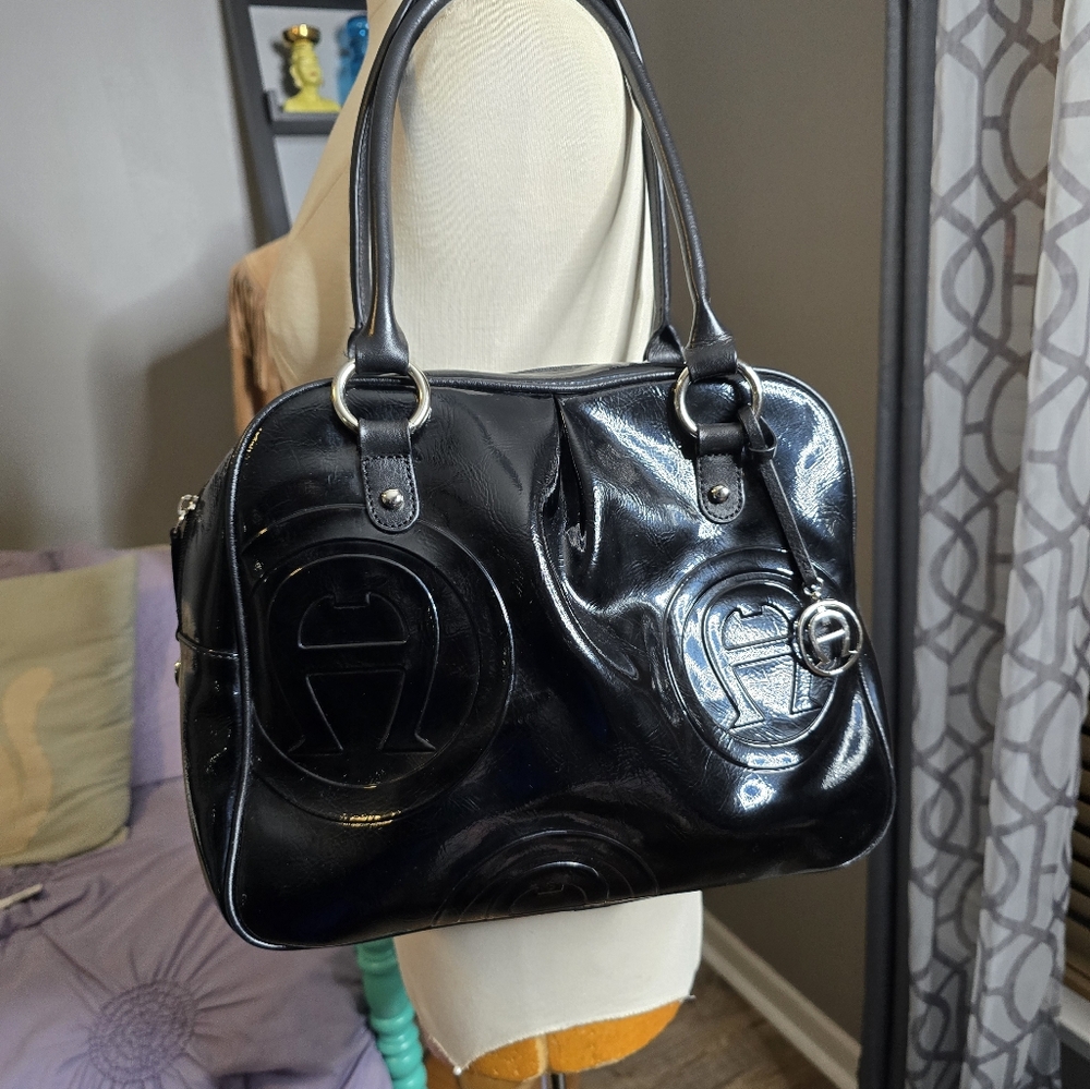 Glam Etienne Aigner Patent Leather Shoulder Bag - Picture 6 of 6